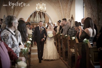 Bryllupsfotograf i Vallensbæk Kirke